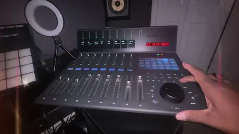 Soulful vibes mixing with the Icon Pro Audio V1-M! 🔥🔥🔥 #soulfulmusic #newmusic #boombap #akaimpc #iconproaudio #beatmaker #spotifyplaylist #instrumental #freestylerap #duetthis #spotifyartist #soundcloud 