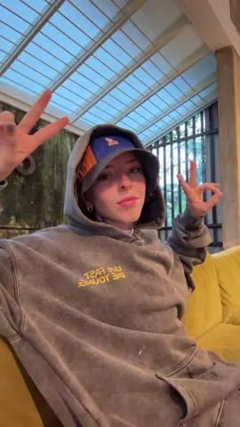 oro dice hola 💗 #att 