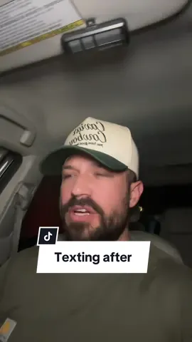 Those thumbs are flyin to get that information out 😂 #fyp #foryou #fypシ #xybcza #fyppppppppppppppppppppppp #viral #fy #funnyvideos #dating #tedtalk #text 