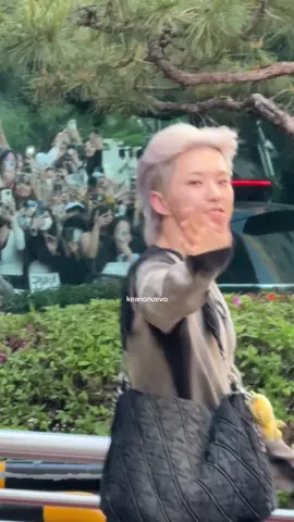IG saw it first and I forgot to put my watermark 🫠 HOW AM I STILL ALIVE AFTER THIS? HOSHI! KWON SOONYOUNG!!! @SEVENTEEN  #seventeen #saythename_17 #hoshi #kwonsoonyoungsvt #svtcomeback #kbs #fancam #kpop 