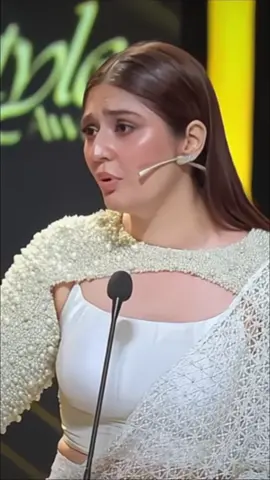 Durefishan Hosting in Luxlifestyle awards 💓🖤🎧 #durefishan #hosting #luxlifestyle #awrds #humtvawards 💓🖤🎧 #looking #so #pretty 😘🥰 #gorgeous 👏💓 #viral #fyp #foryou #trending #foryoupage #ahssankhanofficial #goviral #viraltiktok #trendingtiktok 
