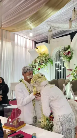 Masyaallah🥺🤍 Alhamdulillah 05-05-2024💍 #nikahmuda #fypシ゚viral #fypシ゚viral #tolaalbadroalaina #berandatiktok 
