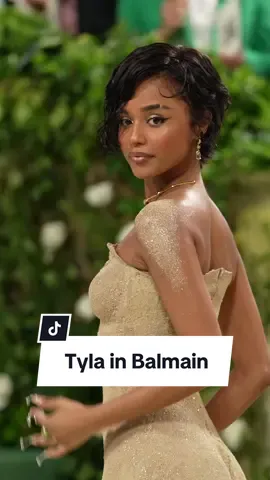 @Tyla wore a custom @Balmain dress made out of sand to the #MetGala 2024. #voguegermany #metgala2024 #tyla #tylawater #tylaedit #tylaedits #metgalalooks #balmain #metgalastyle 
