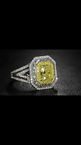 Viên kim cương Cushion Fancy Yellow . Mang vẻ đẹp sang trọng, cao cấp, góp phần thể hiện vẻ đẹp tinh tế của người đeo. #dungdiamond💍 #longngocluxury #kimcuongthiennhien #kimcuong #hotxoan #diamond 