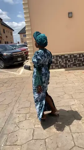 My Girl got married over weekend..I'm here to serve you all some pepper😍😍😍 Adire & Gele by Asabi_aladire024 on IG #asoebistyles  #Fyp #adirefashion 