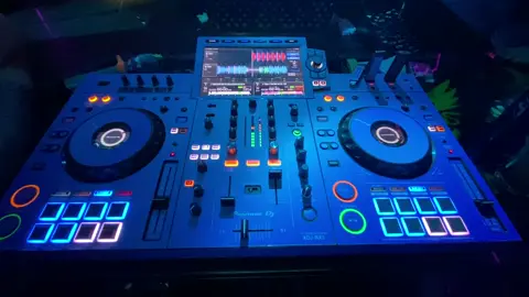 Đào ao anh thả cá 🎼🍀#dj #TruongHuy 