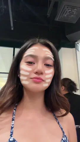Sorry guys we couldn’t do the real #asoka #asokamakeup challenge coz our sched won’t permit 😞😔 But here’s @bellemariano version with cameo of @Miss Vince busy flossing behind 🤣😂 #bellemariano  