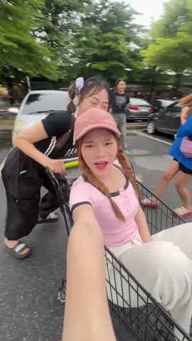 อยากไป๊อยากไป 😹 #ญดา #iiiyadaaa @มอมอที่ชอบกินยูมีล่า 