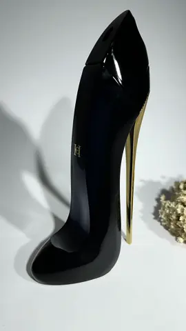 O famoso PERFUME DO SAPATINHO 👠 Um perfume elegante e sexy, e que toda mulher poderosa precisa ter na coleção!  Disponivel em decants ✨ 5ml R$ 59,90 10ml R$ 116,90 Enviamos para todo o Brasil 🇧🇷 #saopaulo #arabe #perfumearabe #feminino #importado #fy #goodgirl #perfumetiktok 