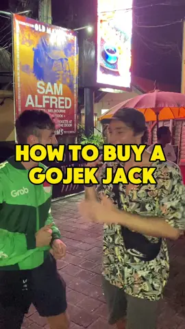Another kakak pakai jacket Gojek! #streetinterview #publicinterview #skit #comedy #grab #gojek #grabindonesia #gojekindonesia #relateable 