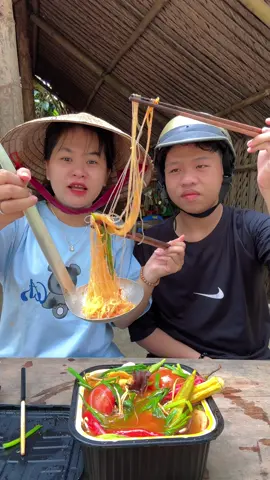 Mukbang Lẩu Tự Sôi #sautivi #sautivivàbimbim #mcv #lautusoi 