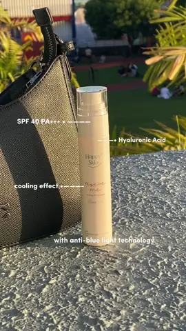 can’t go out without my @happyskinphil Rescue Me UV mist!!! ☀️ #happyskinph #happyskin #BeautyTok #beautyph #skincare #beattheheat #fyp #contentcreator 