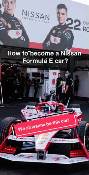 Dw we looked too, we all wanna be this car!!! 🏎️🌸 @nissan #NissanFormulaE #FeelElectric #BerlinEPrix 