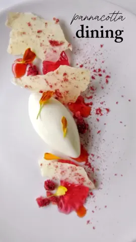 pannacotta plating Design  ดีไซน์ขนมหวานอย่างพานาคอตต้าให้น่าสนใจ และทันสมัยสวยงาม ด้วยการจัดวางและตกแต่งด้วย strawberry freez died กันค่ะ❤️ #Bakingproject  #desserttiktok  #tiktokติดเทรนด์  #foodstylist  #tiktok  #platingdesign 