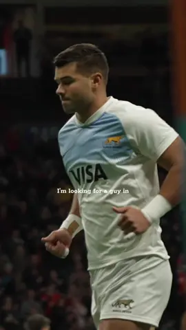 Forget Fiance, Rugby is where it’s at 👀 #hsbcsvns #rugbyboys #lookingforamaninfinance 