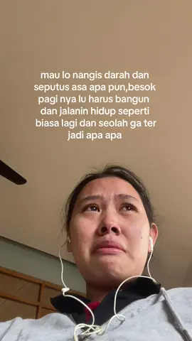 mau gimana pun rasa sakit nya kita semua haru bangkit because life must goes on✨ cukup nikmatin