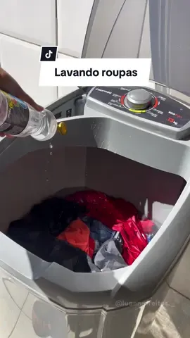 Me diz aqui o que você prefere, máquina ou tanquinho?🫧  #tanquinho #lavandoroupas #limpeza #satisfatorio #asmr #relacionamento #satisfying 