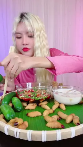 Mukbang coconut tree worms #trending #ASMR #Foodie #viralvideo #eating 