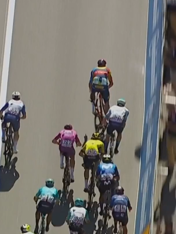 This angle of Jonathan Milan winning Stage 4 of the @giroditalia 🔥 🕵️‍♂️ Adam Blythe unpacks an epic stage conclusion for The Breakaway! #giro #roadcycling