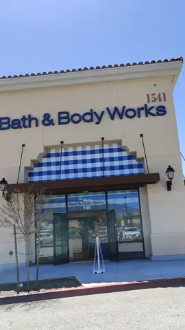 Siempre termino gastando mas cuando tengo cupones 😂🤭... Pero me encantan los jabones para las manos de @bath & body works 🫶 ....  . . . . . . #bathbodyworks #enfamil #walmart #MomsofTikTok #longervideos #fypage #momtok #momslife #vamonos 