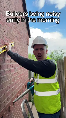 Builders being noisy early in the morning #builders #constructionworker #bluecollar #tradie #comedy 