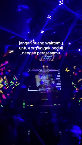 tinggalkan saja, lalu cari yg baru