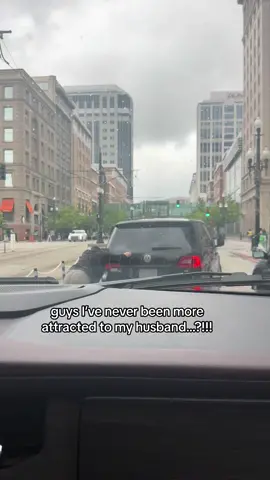 I could neverrrrr push a van by myself😂😂😂 we love a strong king!!! #funnyvideos #humor #utah 