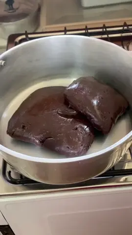 Como salvar um brigadeiro que deu errado🍫 Aprenda como salvar um brigadeiro que deu errado e nunca mais perca ingredientes 😉 Créditos @manoelabassitdoces  #brigadeiro #brigadeirogourmet #brigadeirosgourmet  #dica #rendaextra #rendaextraemcasa #confeitaria #doces #mae #mãe 