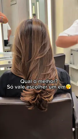 Qual você escolhe? Me conta aqui👉🏼😮‍💨✨!  #morenailuminada #ombrehair #cabelosaudavel #corterepicado #loirodourado #mechasbh 