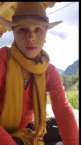 El yoga según las escrituras, recordar para que llegó el Yoga a nuestra vidas, y aplicar los beneficios para ordenar la mente y encaminarnos hacia el espíritu,  con mente clara y pura. el camino del Yoga es muy amplio. es un estudio diario y de práctica personal.  #yoga #amor #vida #perú #healthy #yogaflow #reiki #meditacion #paz #yogateachertraining  www.semillasconyoga.com