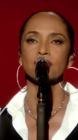 Sade - Is It a Crime (Bring Me Home: Live, 2011) #Sade #IsItaCrime #BringMeHome #California #10s #SmoothJazz 🎷🤘