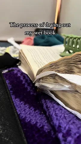 It took me sooo long to dry thus baddy out #book #books #BookTok #reading #reader #read #readersoftiktok #booksoftiktok #wetbook #readertok 
