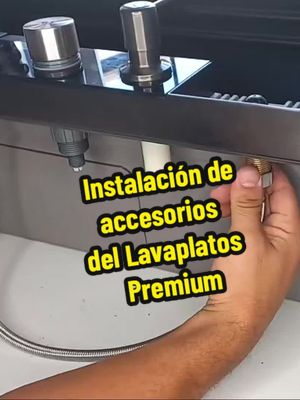 Videotutorial de instalación de accesorios del lavaplatos Premium.