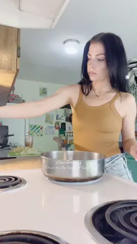 The little convo with Carter at the end… 😂 But seriously, Why can my 6 year old make better crispy potatoes than me? I literally taught him! 😭😂 #fyp #foryou #bloompartner @Bloom Nutrition #cooking #chef #badchef #Recipe #breakfastideas #breakfast #recipeideas #momlife #parent #parents #MomsofTikTok 