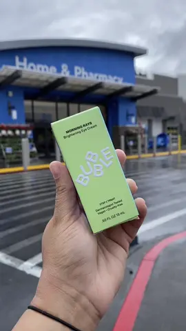 Have you tried @bubble Morning Rays yet? This works wonders for my dark underbags! #bubblehaul