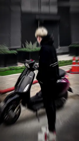 Anh này phố 🫢 #xuhuong #vespa #viral #CapCut #fypシ  