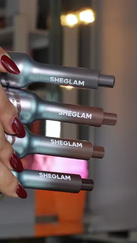 Chega de sobrancelhas falhadas, esse é o Brow-Fection da @SHEGLAM  Possui 4 tons, a minha cor é o chocolate, é super fácil de passar, e não sai com água.  ID: 33125587  #sheglam #sheglameyeson #sheglameyebrows 