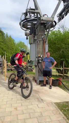 isso seria um sonho pra qualquer piloto de downhill no brasil kkk @heumoedernlift #downhill #riograndedosul #mtb