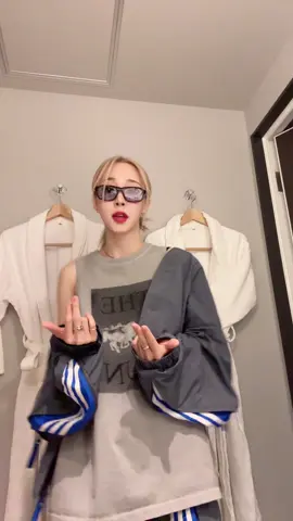 Come on🕶️🤟🏻 moonbyul