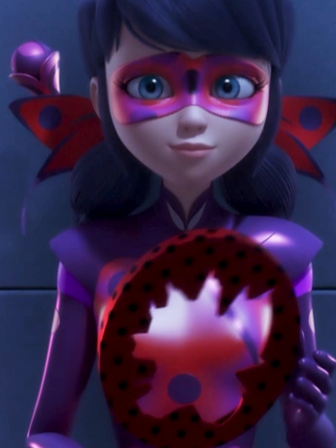 Sentimos esas miradas 🥺 #Miraculous #disney #disneyplus #miraculers #shadybug #clawnoir #ladybug #catnoir #paris #clip #escena #entretenimiento #animacion #poderes #parati #fyp