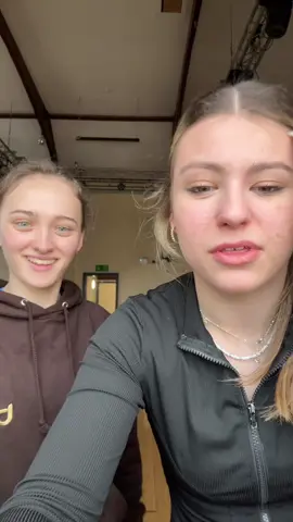 Can you tell we go to dance college… #fyp #foryoupage #trend #dance #dancecollege @beth 