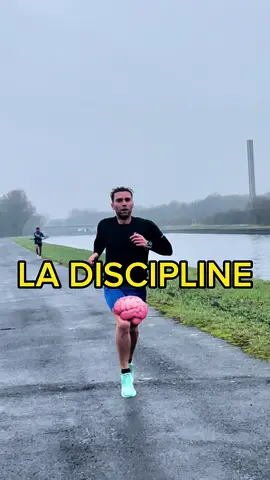 Hashtags TikTok La course à pied n’est pas seulement un sport, c’est une discipline qui forge le caractère 🧠  Dans chaque foulée, trouve la force de surpasser tes limites 🔥  TU VEUX PROGRESSER EN COURSE À PIED & RETROUVER LA MOTIVATION ? 🏃🏼‍♂️🧠 𝗘𝗡𝗩𝗢𝗜𝗘 « 𝗥𝗨𝗡 » 𝗘𝗡 𝗗𝗠 📲 #motivation #reelmotivation #discipline #force #mental #bienetre #sante #course #courseapied #courir #jaimecourir #run #Running #runningmotivation #sport #coach #coaching #coachsportif 