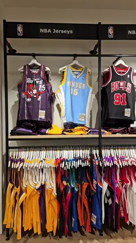 Get ready for summer with the best NBA Throwback Jerseys! www.American-Sportstore.com  #americansportstorenl #mitchellness #NBA #jerseys #hardwoodclassics #Throwbacks #hypebeast 