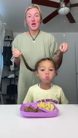 She finally let me put a bow in her hair again 😭😭🫶🏼 #grwm #fypシ゚viral #MomsofTikTok #vlogger #Lifestyle #fyp #curlyhair 