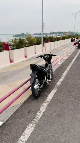 kalungan radiatorku aja bang @ᴍx ᴅᴇxꜱᴛᴇʀʀ #sneckvedeokeren #fuporting300cc😅 #satriafumodifikasi #fyp #xyzbca 