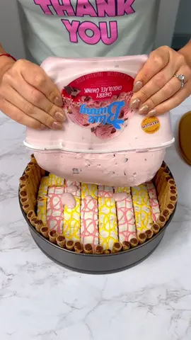 Mom will love this Mothers Day sweet! #mothersday #sweet #dessert 