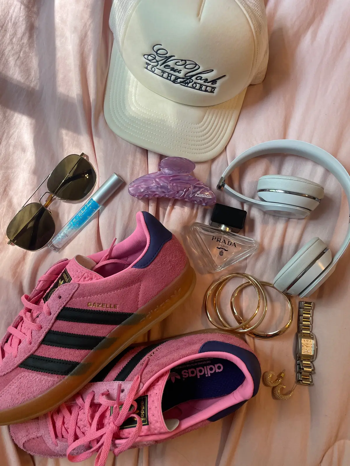 Can you tell what kinda sneaks im rockin all summer ☺️   @LuxClaw @Viktor&Rolf Fragrances @adidas @Kith 