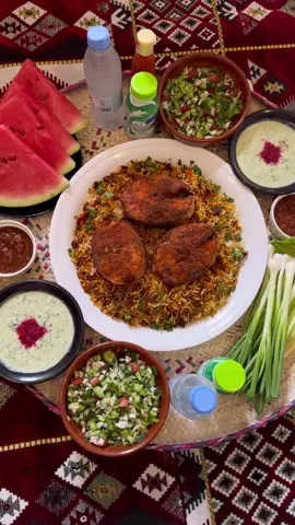 حيا بكم ورحبو على الحاصل 🌝 اسهل والذ غدا  رز بسمتي. غسلته اهم نقطه نغسله كويس وننقعه بالماء الساخن. نص. ساعه.  وبعدين نسلقه معا بهارات صحيحه وملح  اول ما يغلي  غليتين نطفي عليه. ونصفيه من الماء  ونجهز الكشنه.  حبه بصل كبيره مقطعه مكعبات  نص كوب زيت  نقلب البصل لين يذبل ونضيف  نص كوب زبيب ،م/ص كمون ،هيل ،قرفه ، زعفران  ونقلب ع نار هادئه ونشيله ونضيفه ع الارز.  اضفت كمان فلفل احمر قرون اختياري  وصبغه برتقالي.وناخذ ورق زبده نبله بين الماء عشان يرطب ونغطي الارز ونتركه ع نار هادئه جداً  20 دقيقه  ▫️سحاوق البسباس العدني  اخذت ثلاثه قرون بسباس عدني ونقعتهن بالماء الساخن عشر دقائق  بعدين نجيب الخلاط ونضيف البسباس العدني. وهبشة كبزره وفلفل حار حسب الرغبه وثوم وملح وكمون ونخلطهم  ▫️سلطة الزبادي بالخيار  ٣/ خيار مقطع قطع صغيره. ، علبتين زبادي ، عصرة ليمون  رشه خفيفه من الفلفل الأسود  وم /ص كمون. ملح. ونخلطهم كويس  وتجهز معانا الذ سلطه زبادي بالخيار  ▫️السمك  هذا الذذذ طريقه. لطبخ السمك نسوي صبغة طعام على قطع السمك وهذا اختياري. ولاكن لاني ما احب ابهر السمك وقت القلي لان البهارات بضيع طعمها وقت القلي  اسوي على السمك ملون طعام ورشة خفيفه من البهارات.  م/ص حلبه مطحونه. بسباس عدني مطحون ، كمون. ، فلفل اسود ، بهارات سمك جاهزه واذا مش متوفره استغنو عنها . ملح  نقلي السمك. وبعد القلي. مباشره نرش عليها البهارات وألذ الذ سمك 🔥 ‏#اكسبلور #السعوديه #جده #اكلات_يمنيه #اكلات_لذيذه 