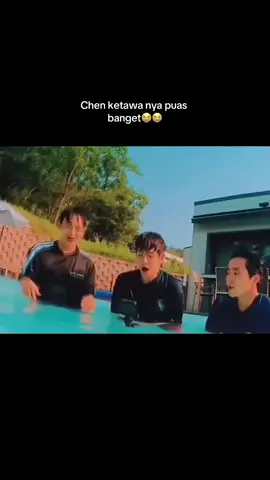 Ketawa chen kdengeran sampai sini😭🤣#chenexo #baekhyunee_exo #xiuminexo #exosaranghaja #exoweareone #exo 