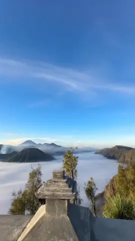 nungguin bromo with u, kapan nih? 🌄☀️ #bromo #bromotenggersemeru #bromomountain #bromotrip #malang #malanghits  #probolinggo #probolinggo_jawatimur  #pasuruan #pasuruanjawatimur #pasuruan24jam #lumajang #lumajang_jawatimur #lumajang24jam #lumajanghits #wisatalumajang #lumajangtiktok 